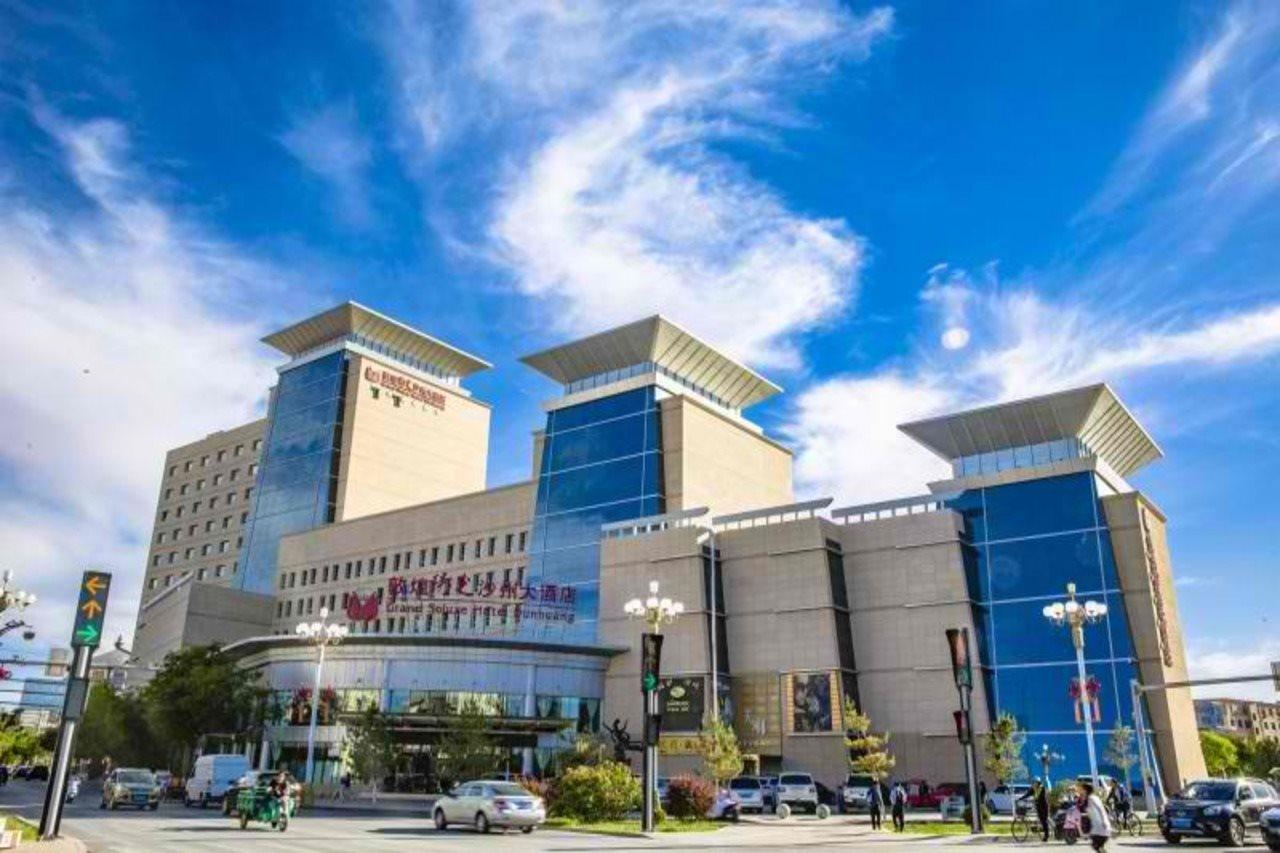 Grand Soluxe Hotel Dunhuang Esterno foto