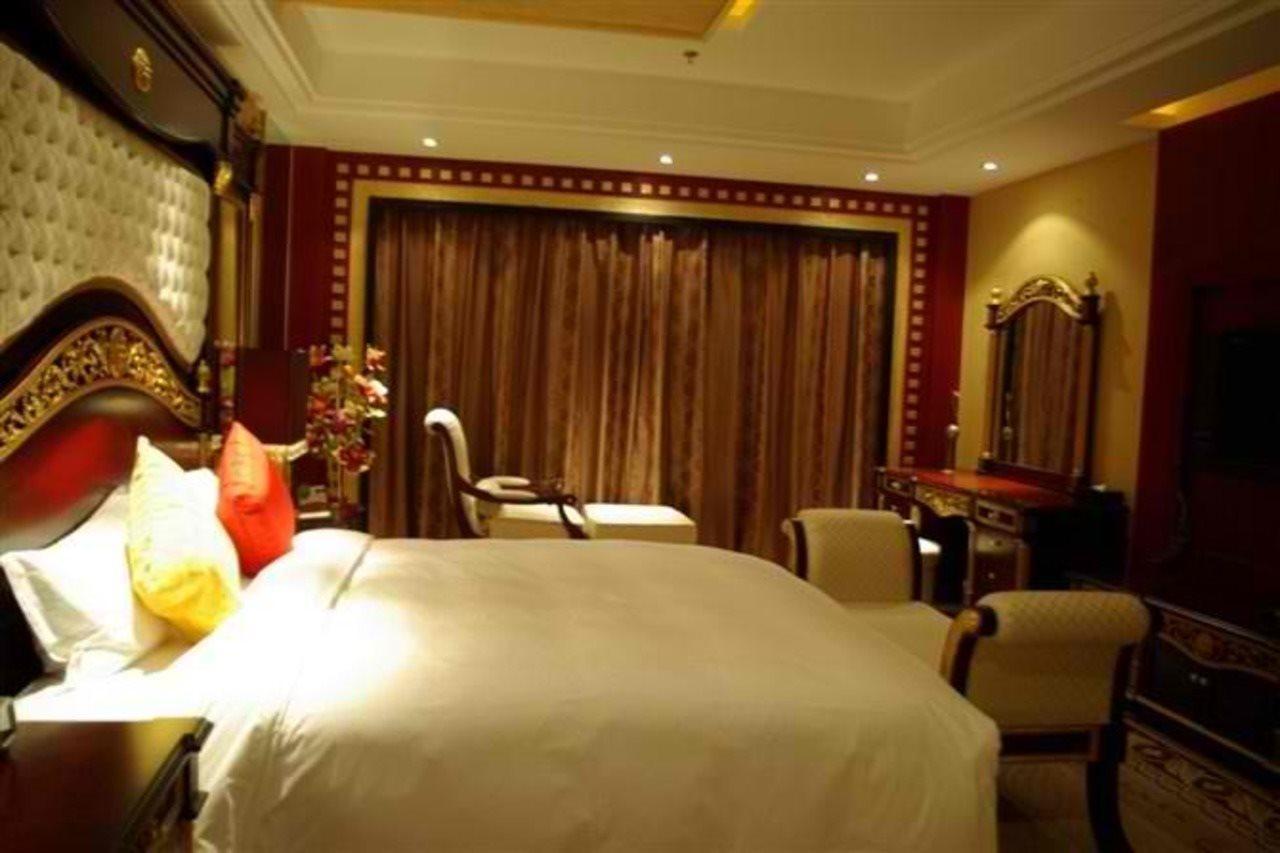 Grand Soluxe Hotel Dunhuang Esterno foto